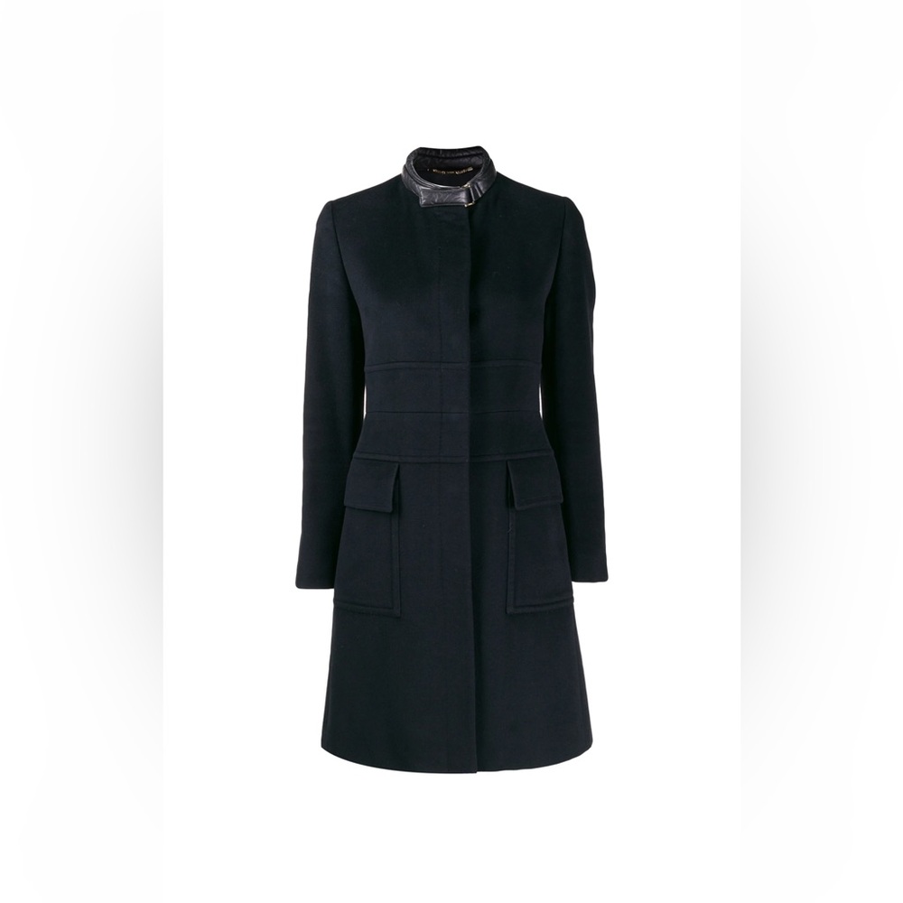 1990s Vintage Gucci Black Coat with Tailored Fit and Structured Design
